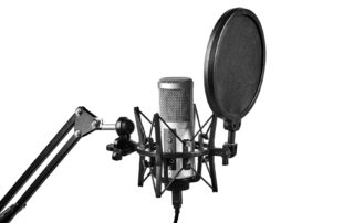 xlr microphone setup with shock mount